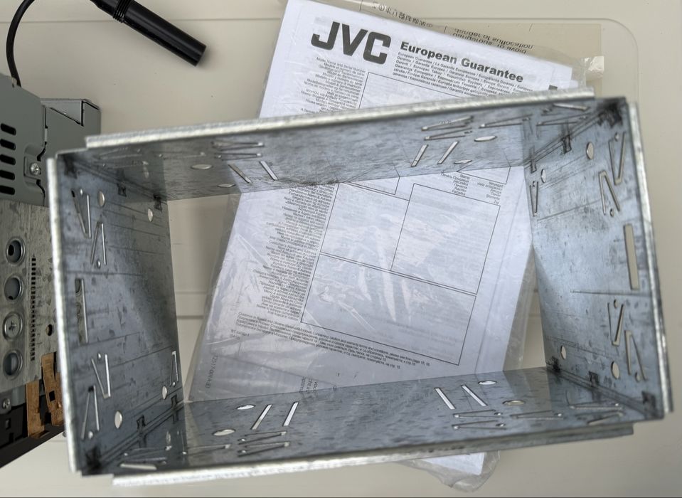 Мултимедия JVC 2DIN – Bluetooth, USB, DVD, отлично състояние