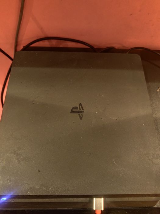Игровая приставка Sony PS4