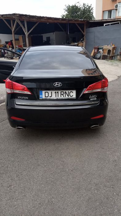 Vând hyndai i 40