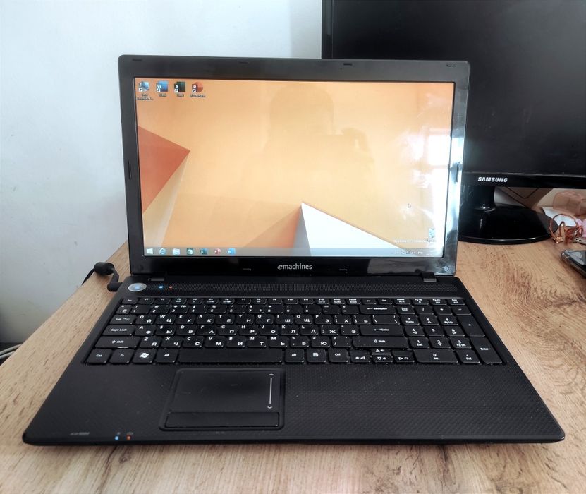 Ноутбук Emachines E440 в хорошем состоянии
