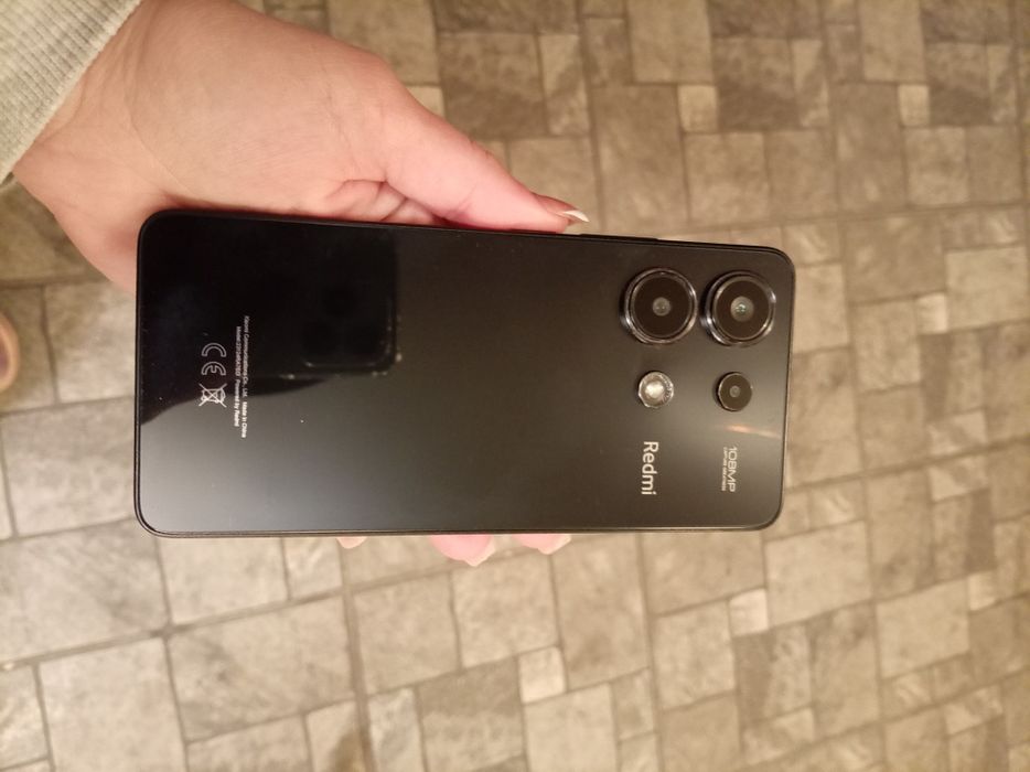 Продавам Xiaomi Redmi Note 13 4G, версия 256 GB / 8 GB RAM,