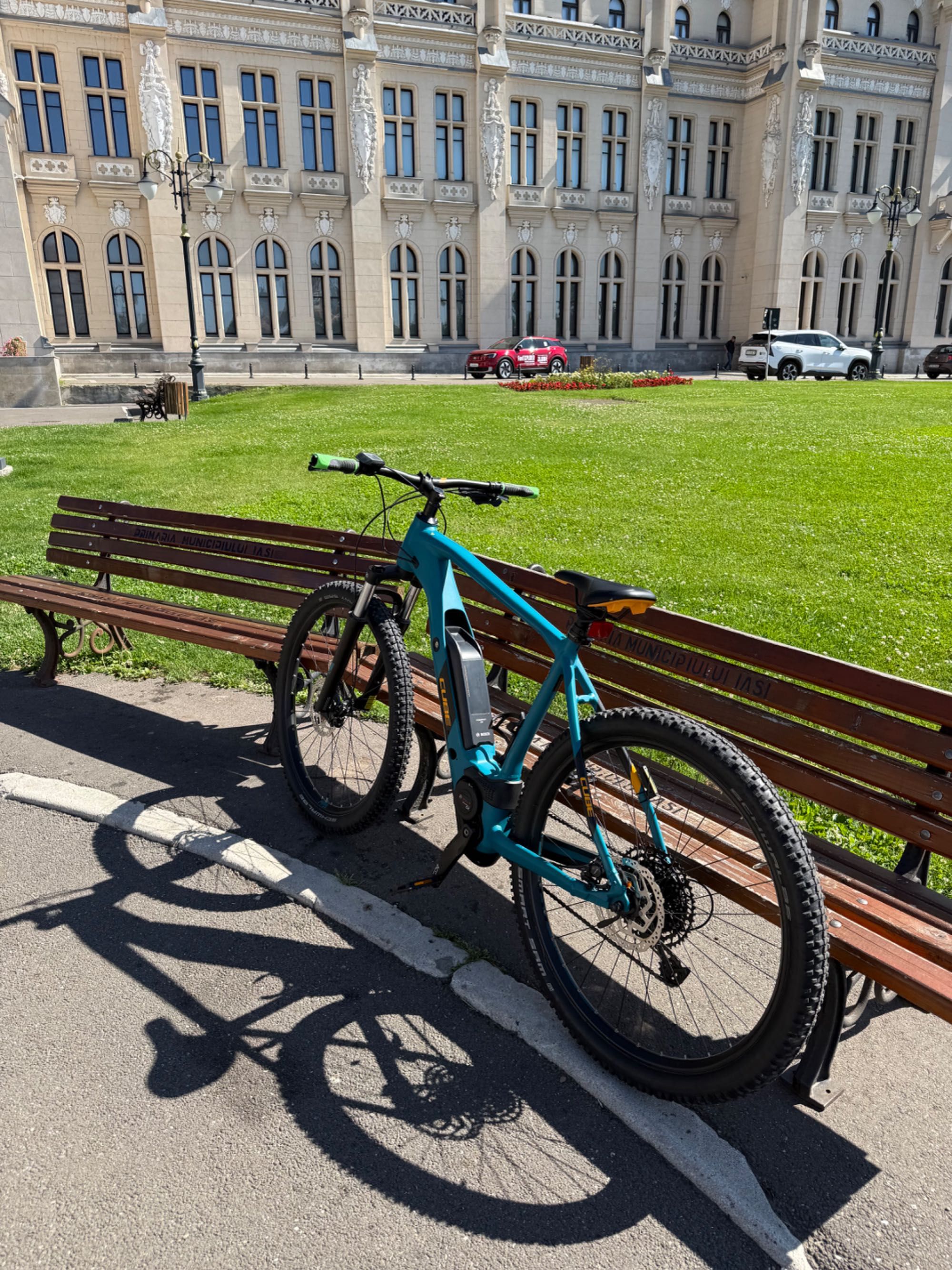 Bicicleta electrică Cube