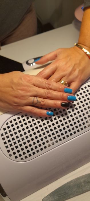 Aplic unghii cu gel 80 lei