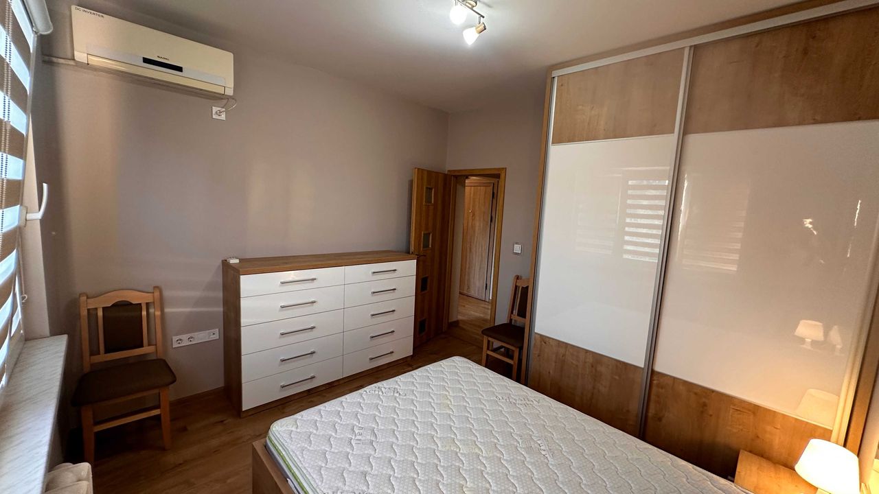 Дава се под наем Тристаен апартамент в Пловдив, Изгрев - 70 кв.м за 408 € - Снимка #12