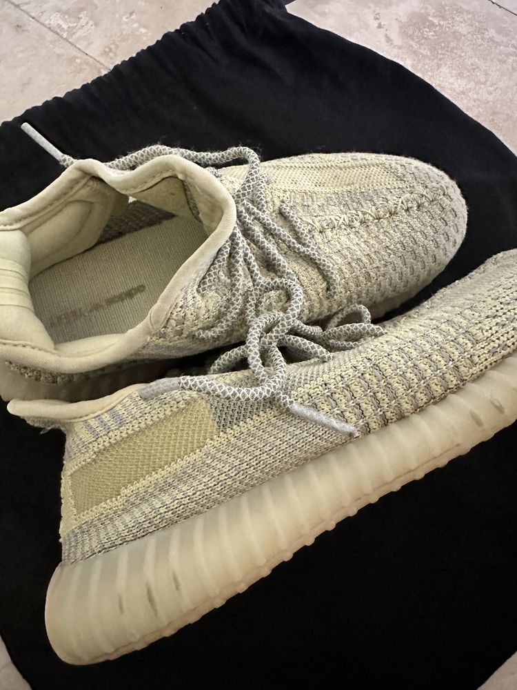 YEEZY Boost copii marimea 33  1.1/2US originali