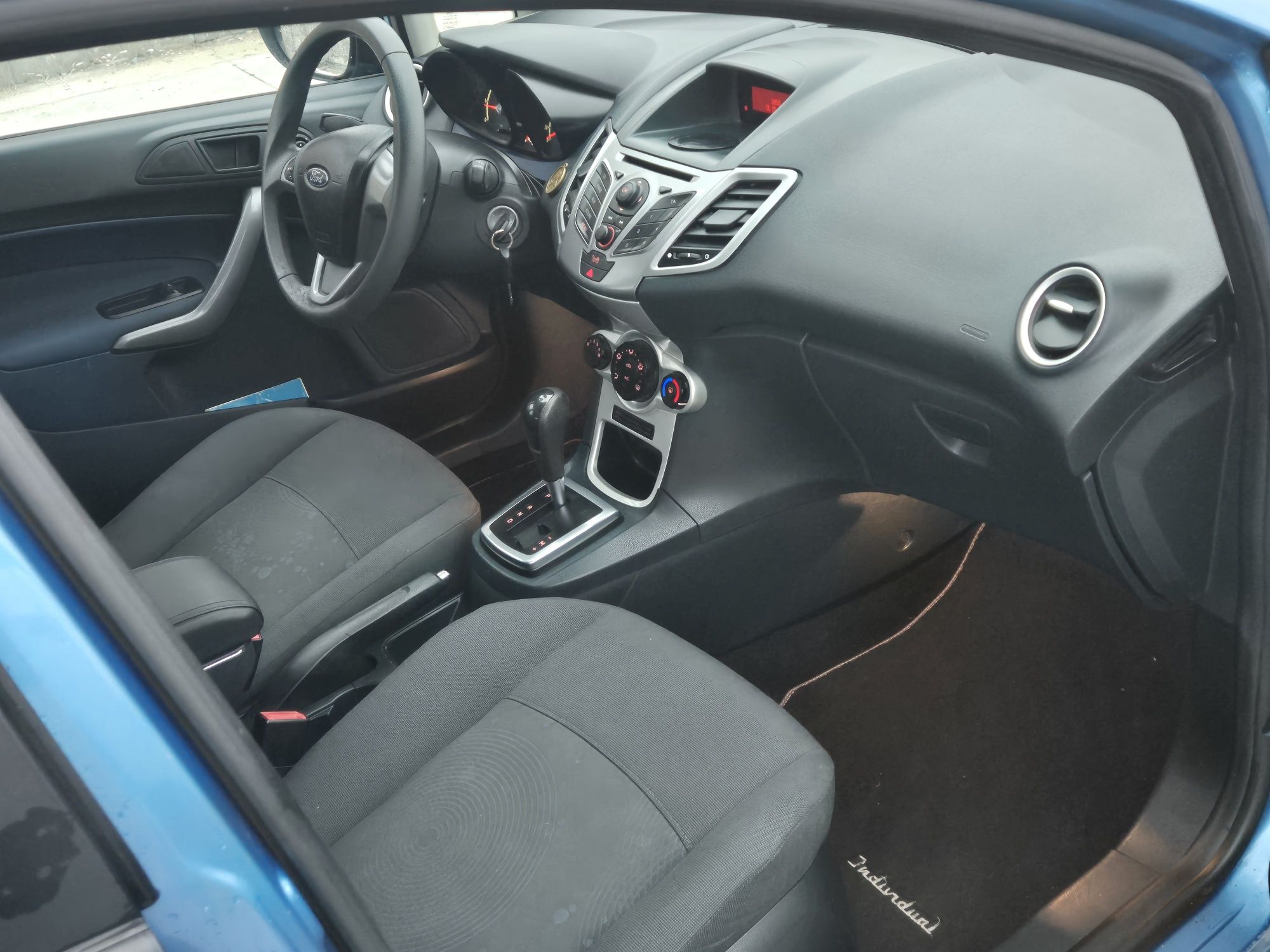 Ford fiesta 1.4 benzina AUTOMAT