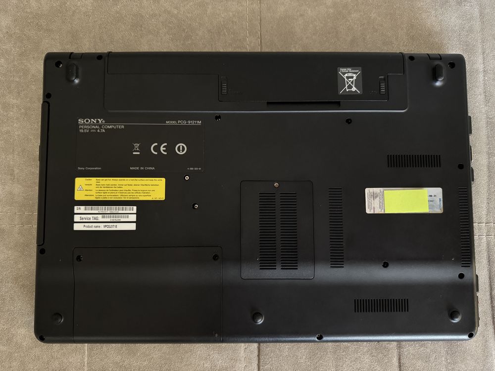 Sony VAIO laptop 17.3”, model VPCEJ3T1E