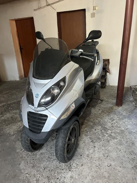 Piaggio mp3 400…..