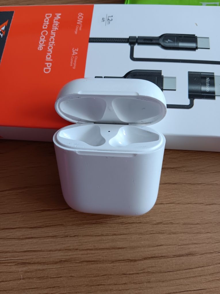 Apple AirPods 2nd Generation, САМО ЗАРЯДНО