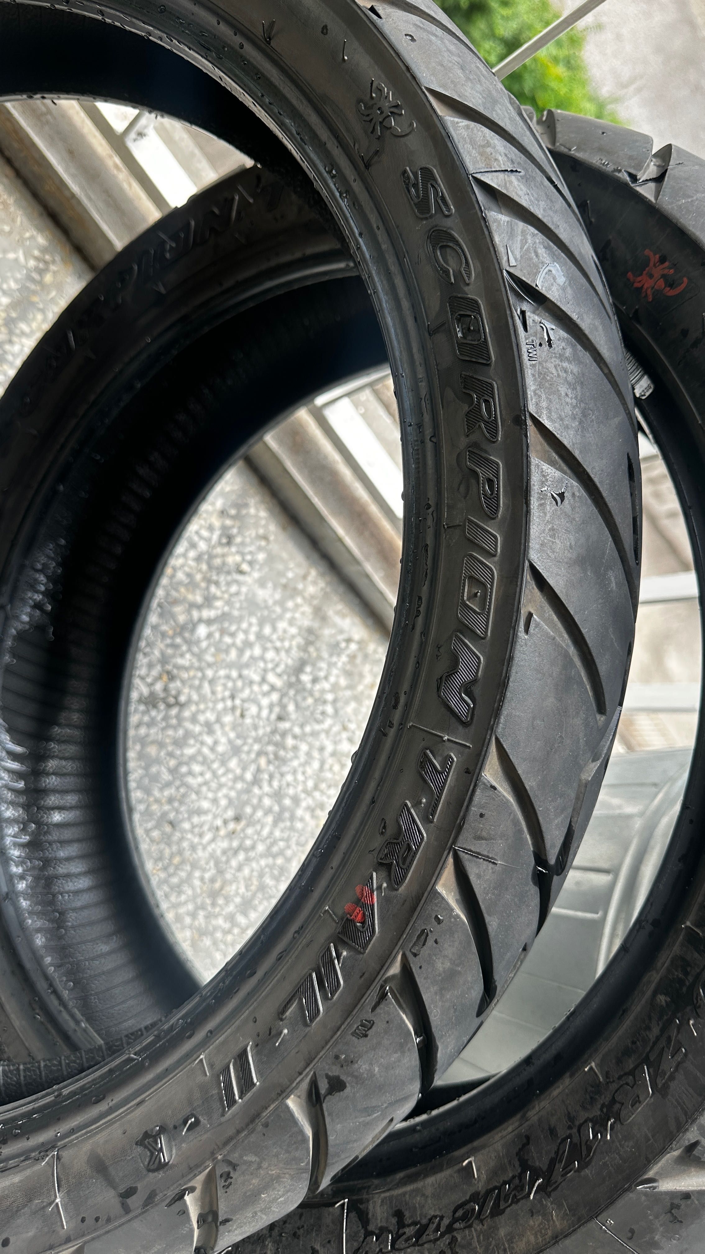 Гуми Pirelli Scorpion Trail II -предна 120/70 ZR19 и задна 170/60 ZR17
