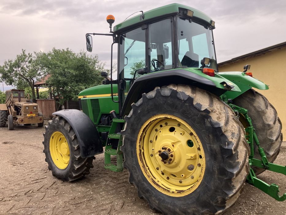 Tractor John Deere 7710