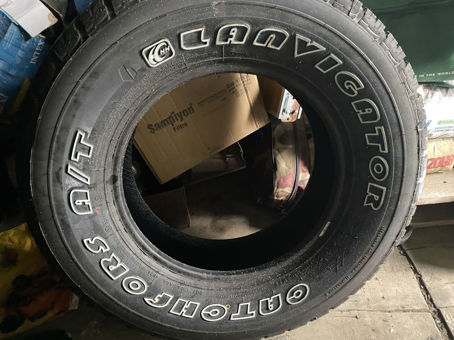 Lanvigator Catchfors A/T  245 /70. R 16