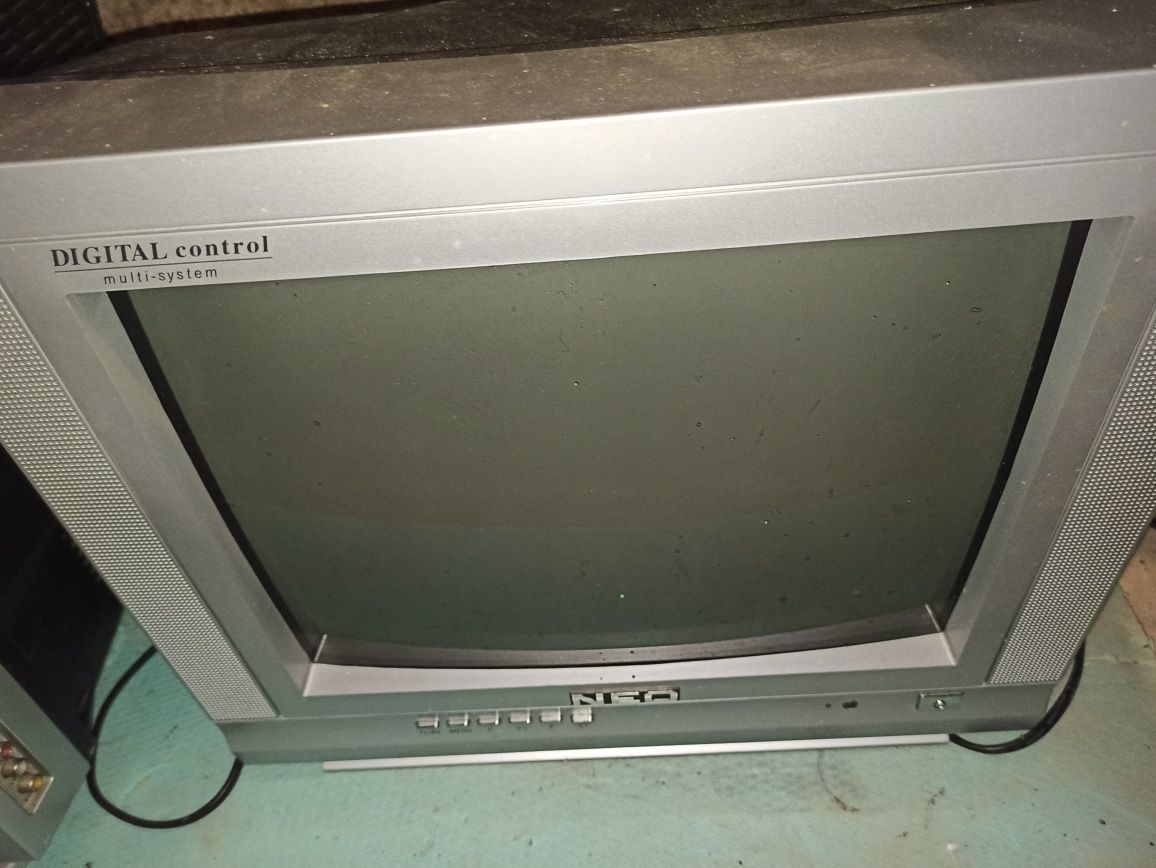 Продавам 2 телевизора