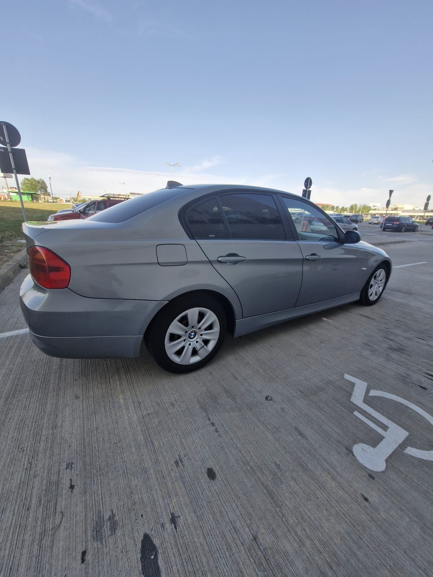 Vând BMW e90 întreținut