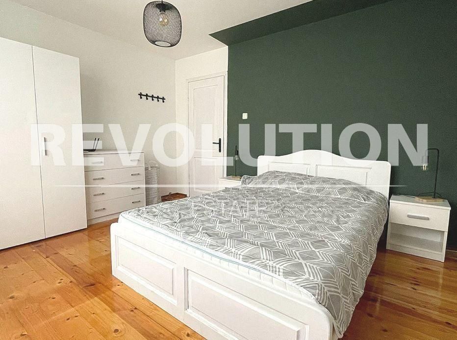 Тристаен апартамент в района на Левски!