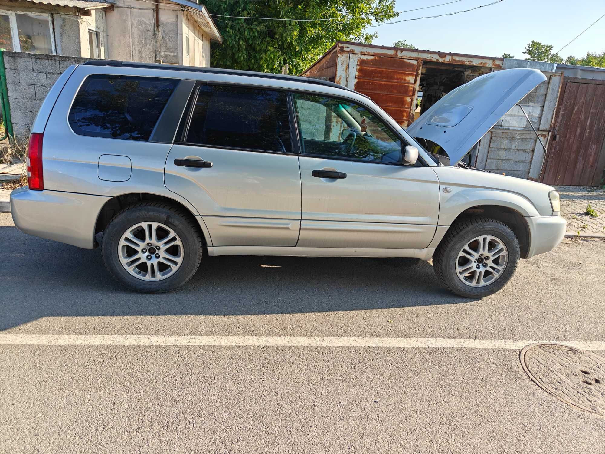 Subaru forester 2.5xt.  2005g