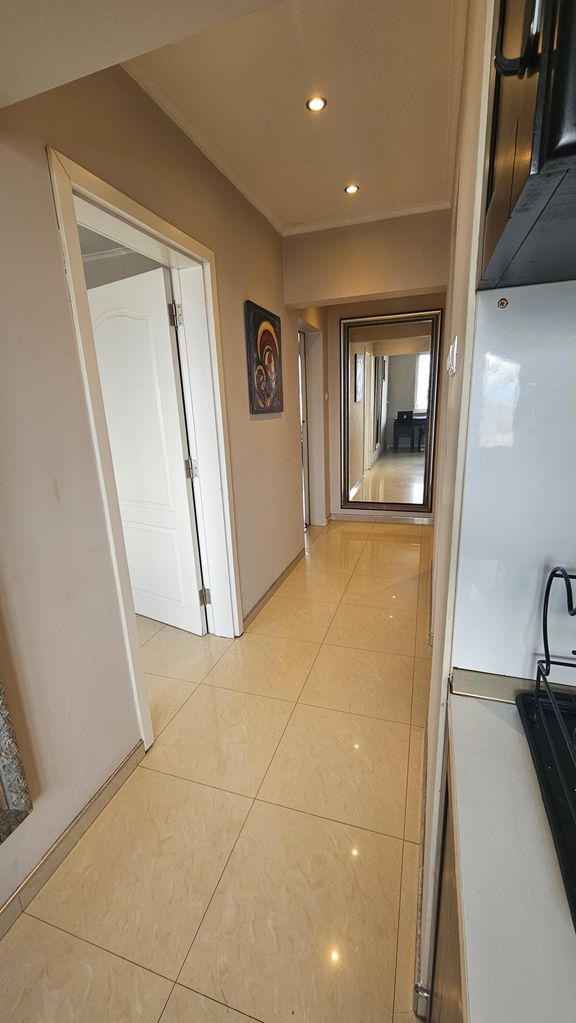 Дава се под наем Двустаен апартамент в София, Красно село - 75 кв.м за 663 € - Снимка #14