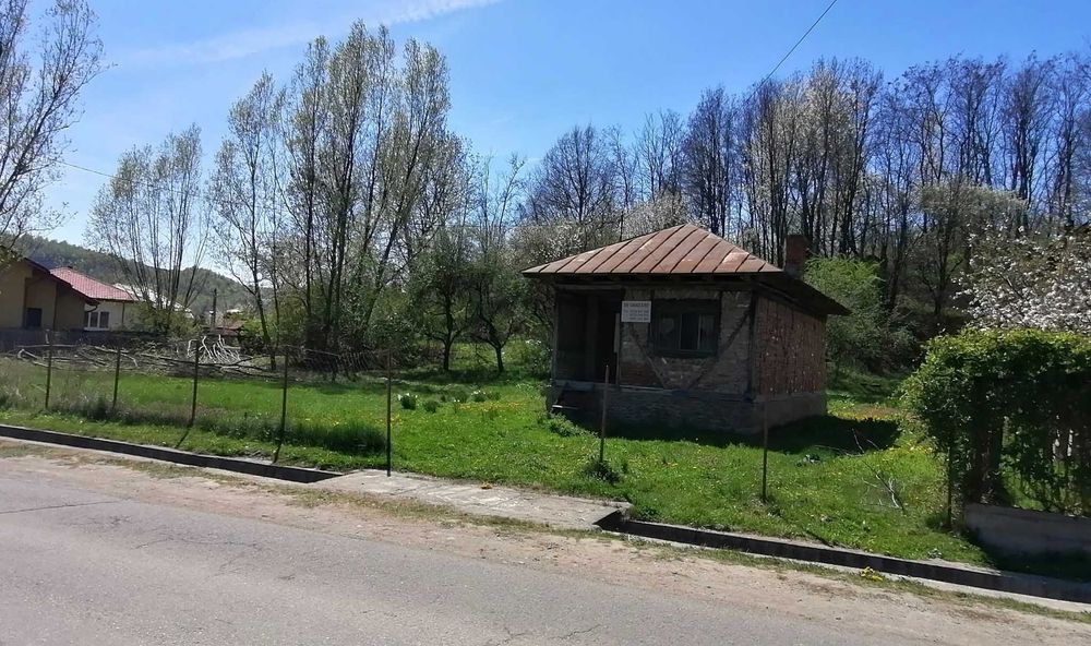 Casa pe teren de 4842 mp în orașul Vălenii de Munte,str Valea Gardului