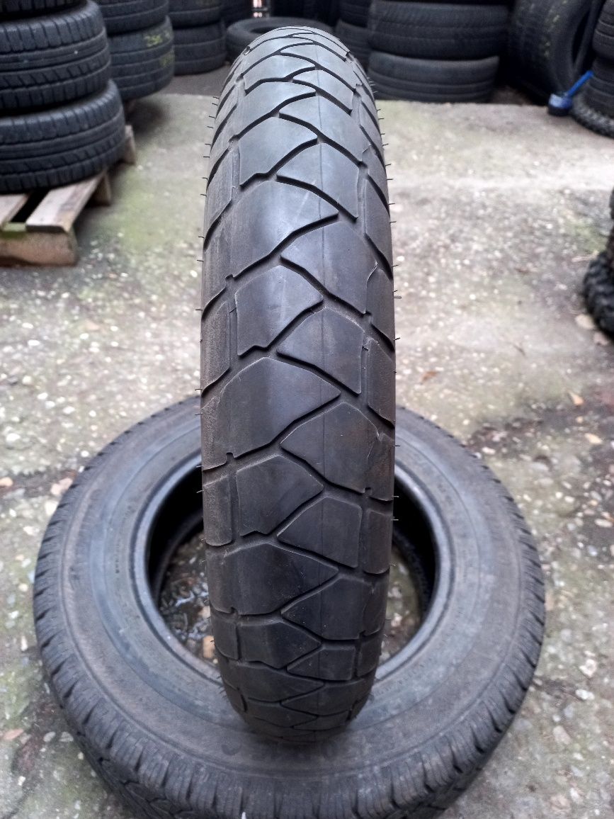 O anvelopa moto 120/70 R19 Michelin