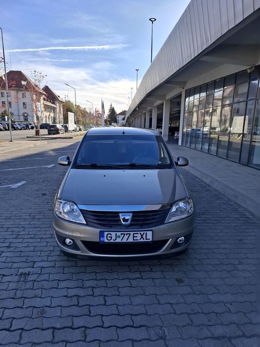 Logan decembrie 2011 doar 92700 km