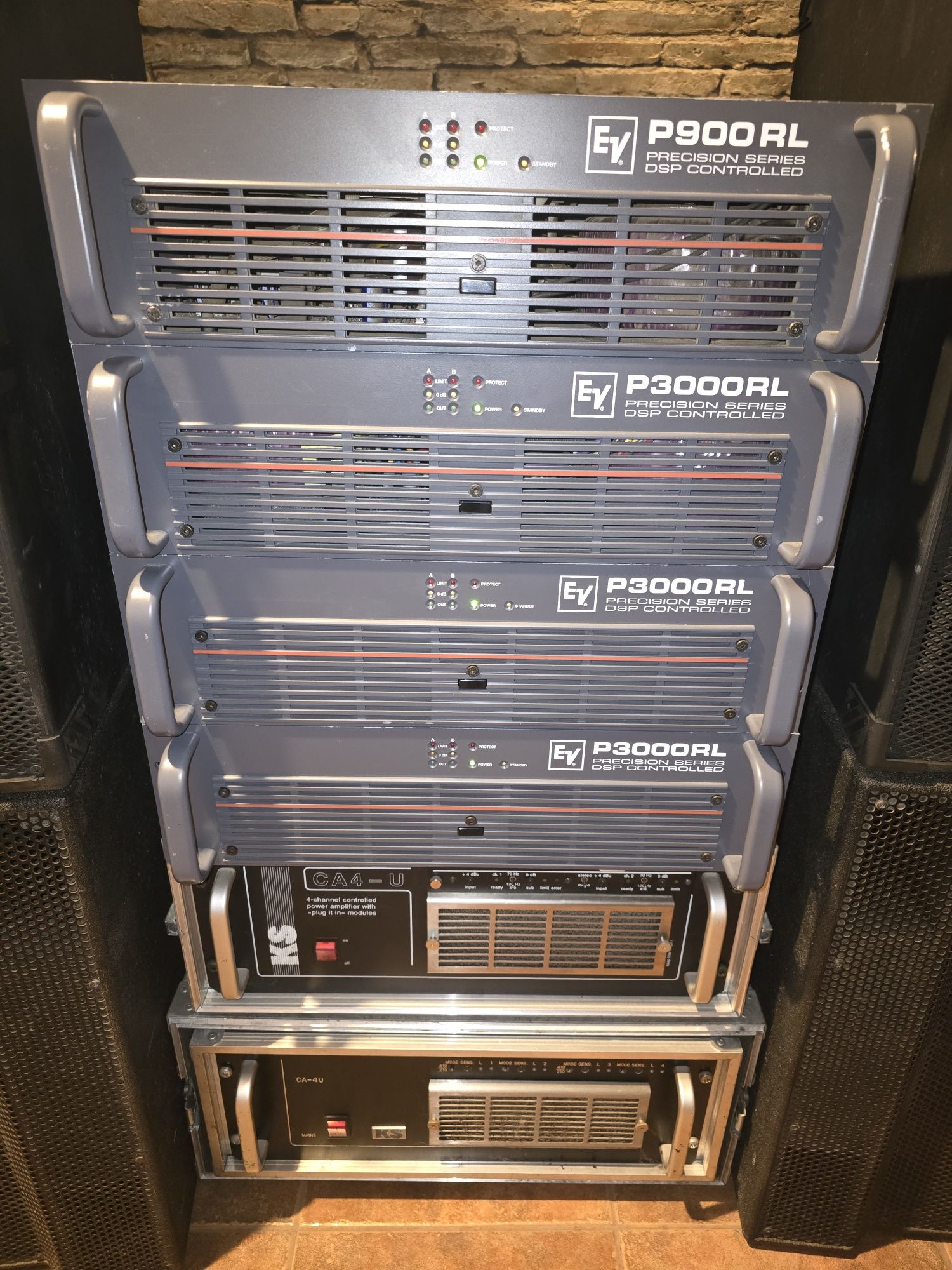 Amplificatoare Electrovoice P3000RL 2x1800w 2ohmi,2x1200w 4ohmi/P900rl