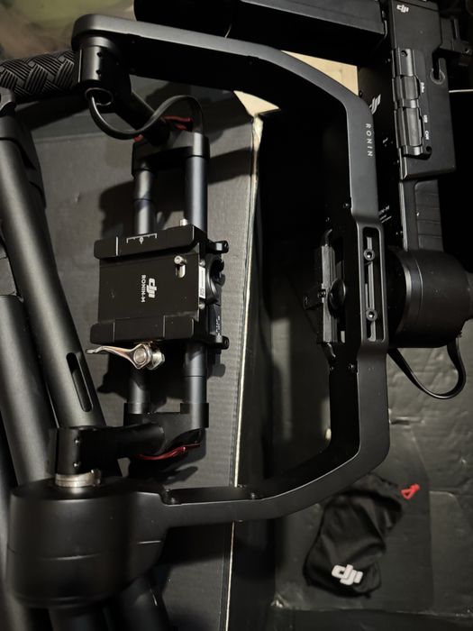 стабилизатор dji ronin m баз батерия и зарядно