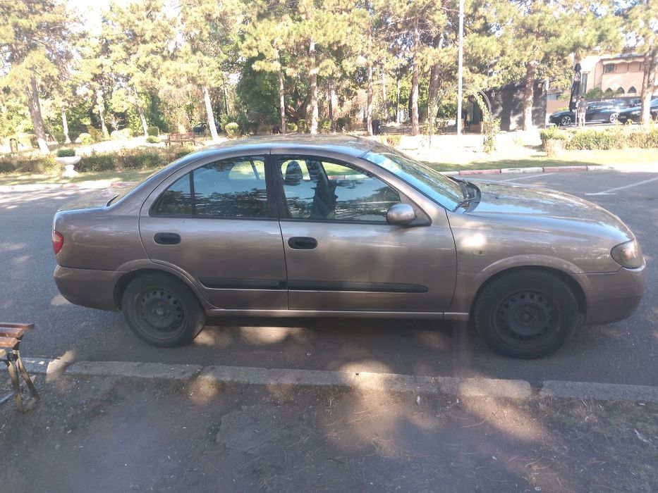 Vând Nissan Almera an 2006