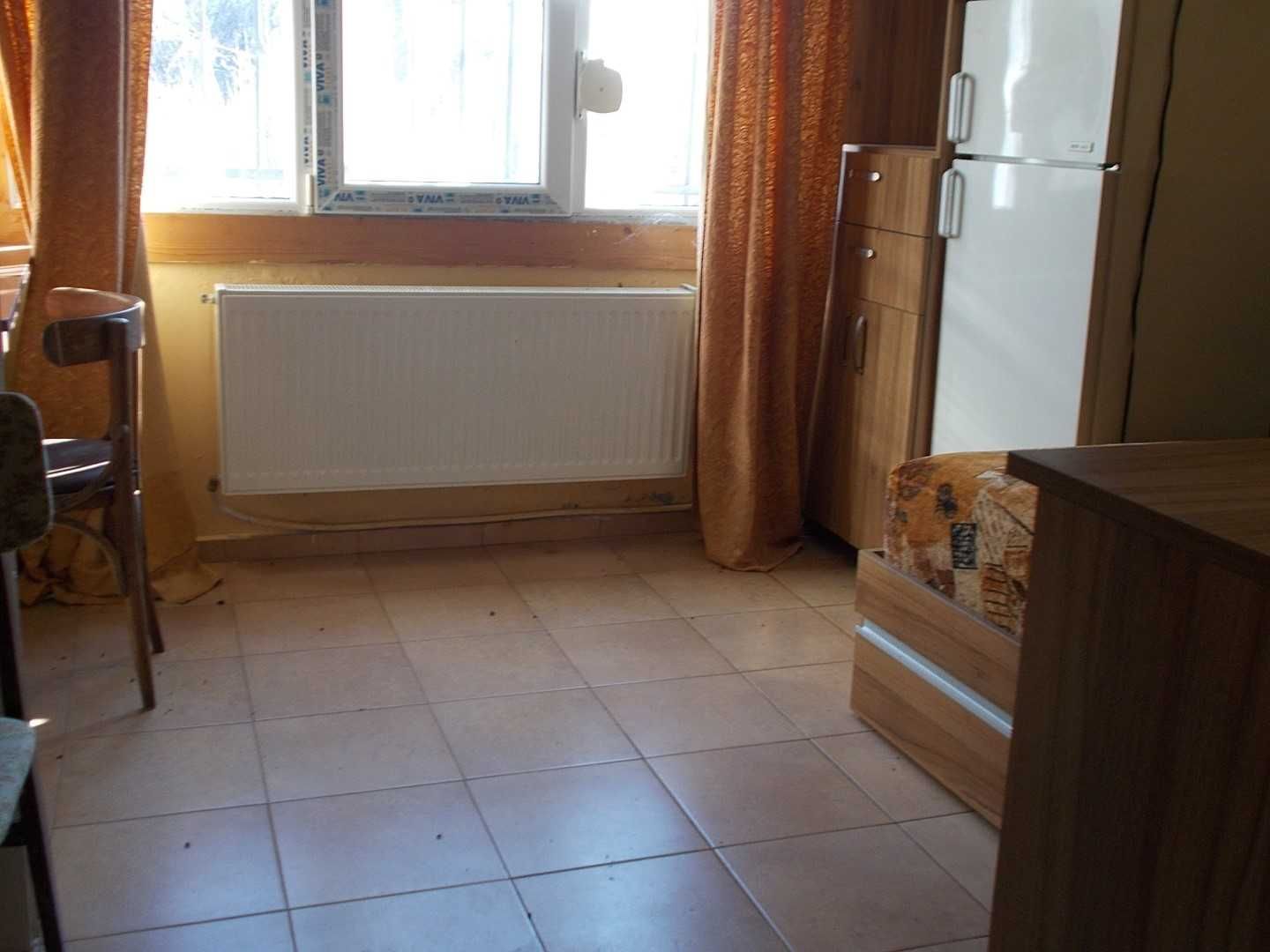 Продавам двуетажна къща с. Методиево