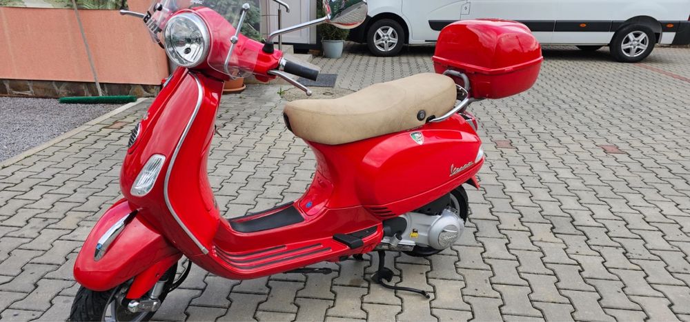 Piaggio Vespa LX 125