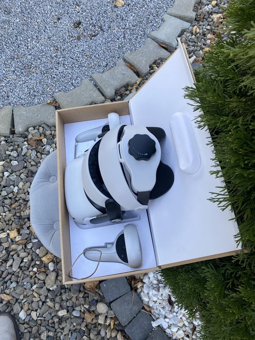Oculus quest 2 cu suport headstrap