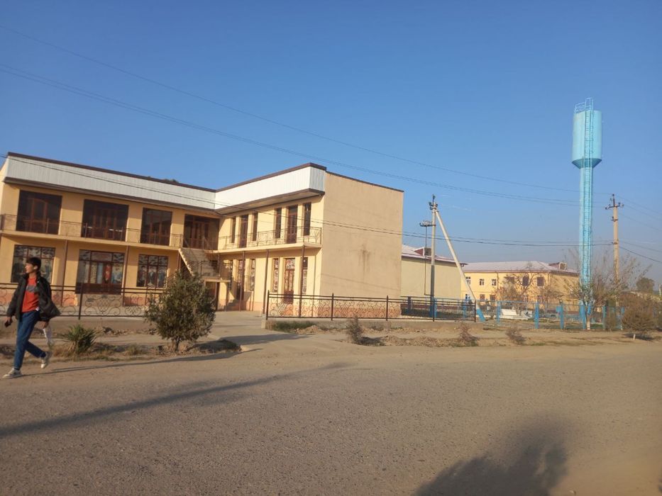 Шошилинч Кумкургон туманида нотурар бино сотилади