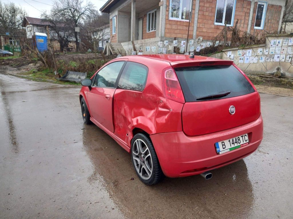 НА ЧАСТИ 215 000КМ Fiat Grande Punto 2009г. 1.3 Multijet 90к.с.