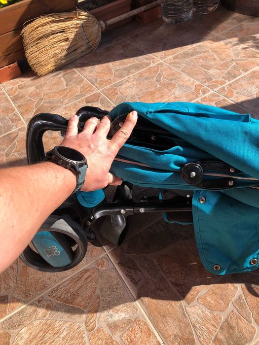 Бебешка количka Moni