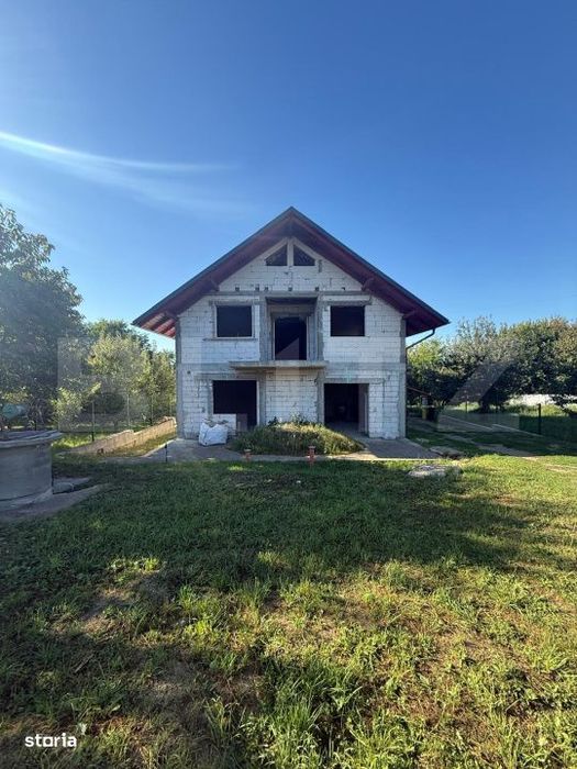 Casa Duplex la rosu, 222 mp utili, teren 423 mp, Burdujeni, Suceava