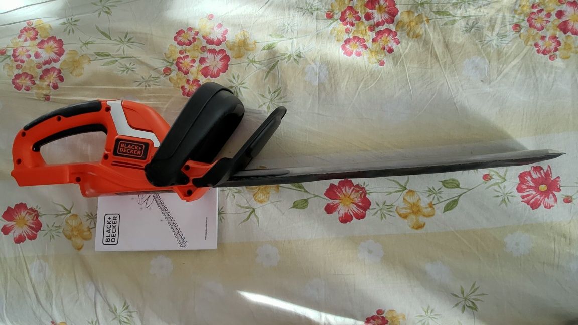 Ofertâ ..Mașina tuns gard viu Black Decker fara fir