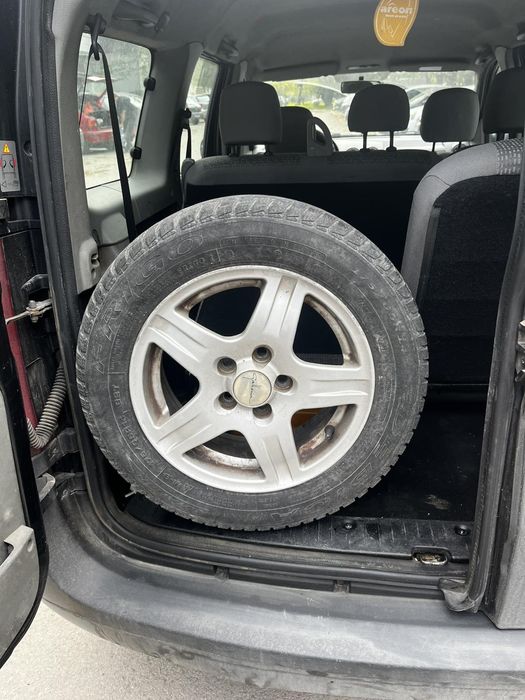 Джанти VW Polo и летни гуми.