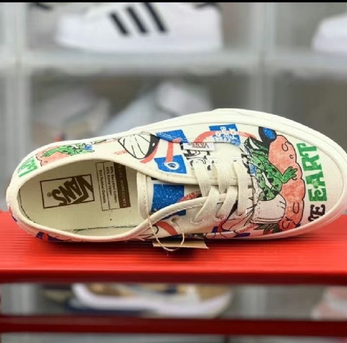 Новые Кеды фирмы Vans