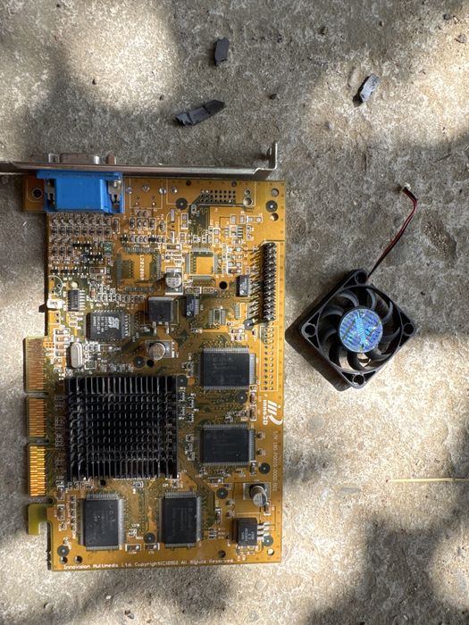 Placa video geforce 256 inno3D