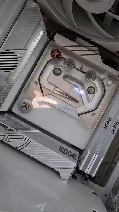 Waterblock CPU EK-Quantum Velocity²  White Edition NOU !!