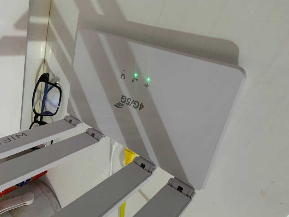 simsiz wifi sim karta bilan ishlaydi. Sim karta si ham sotiladi yonida