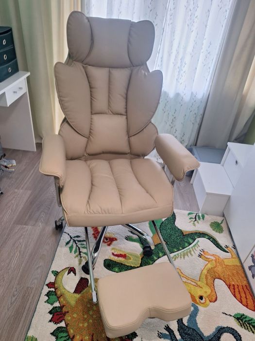 Ергономичен офис стол