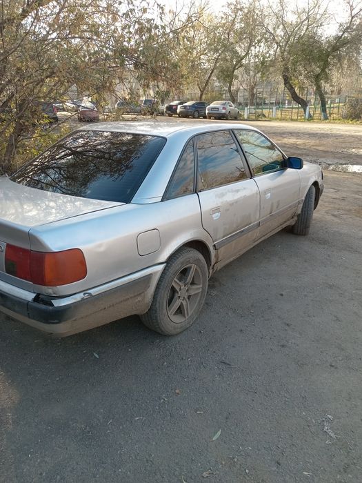 Продам Ауди 100с4 объём 2,0