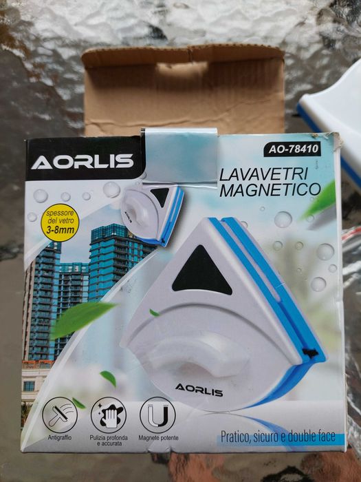 Stergator magnetic pentru geamuri cu grosimea de 3-8 mm cu 2 rezerve