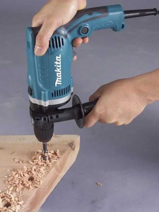 Ударная дрель Makita HP1631