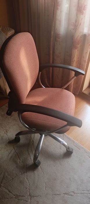 Кресло компьютерное. В отличном состоянии. Б.у