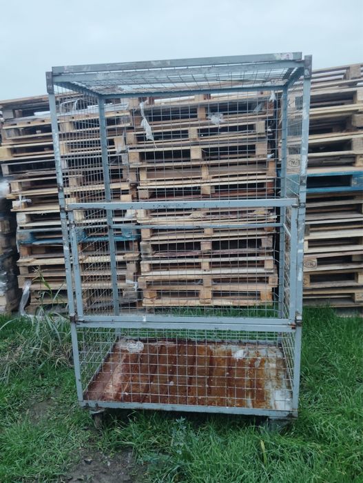 Cusca metalica pe roti