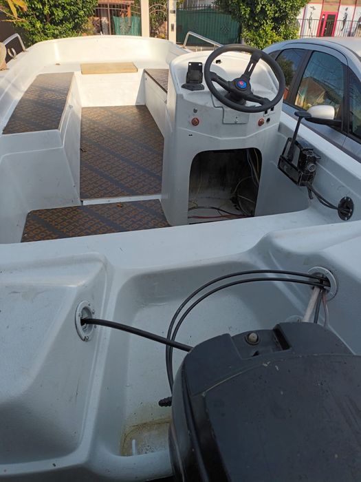 Se vinde barca, motor si peridoc