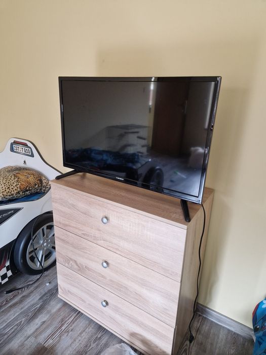 Смарт телевизор Crown 32