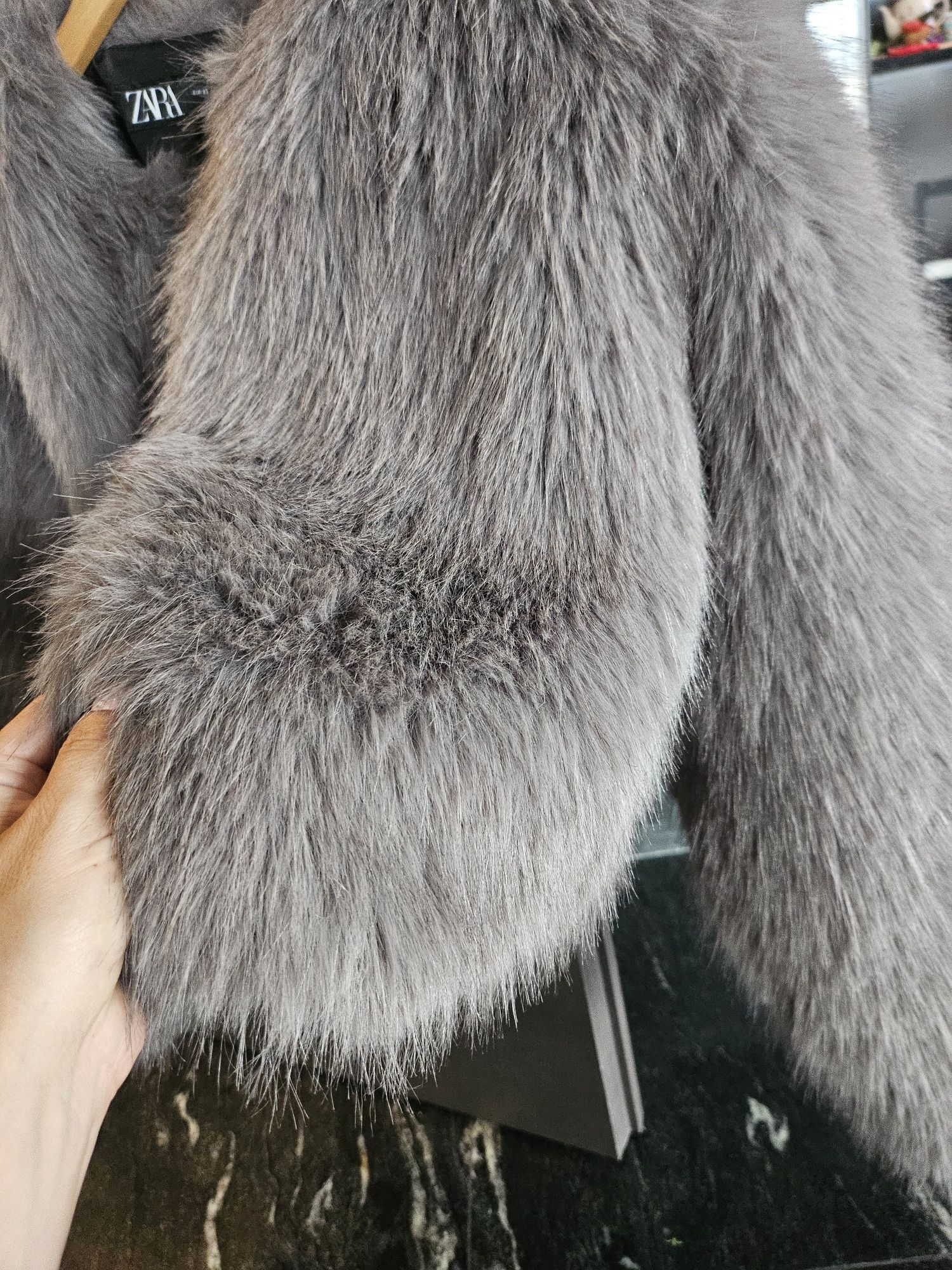 Дамско палто от еко косъм Zara