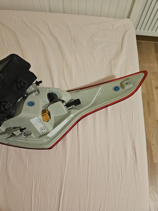 Vand stop tripla lampa spate stanga ( original Ford ) FORD KUGA 2013-2